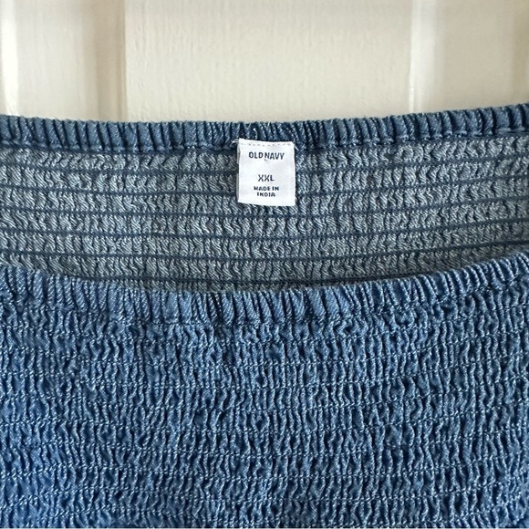 Old Navy Women's XXL Smocked Yoke Floral Embroidered Chambray Top Denim Boho - Picture 8 of 8